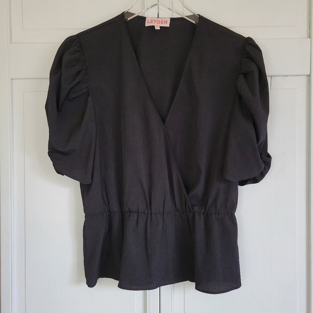 Leyden Surplice Neck Puff Sleeve Top Black Size M - Picture 2 of 6